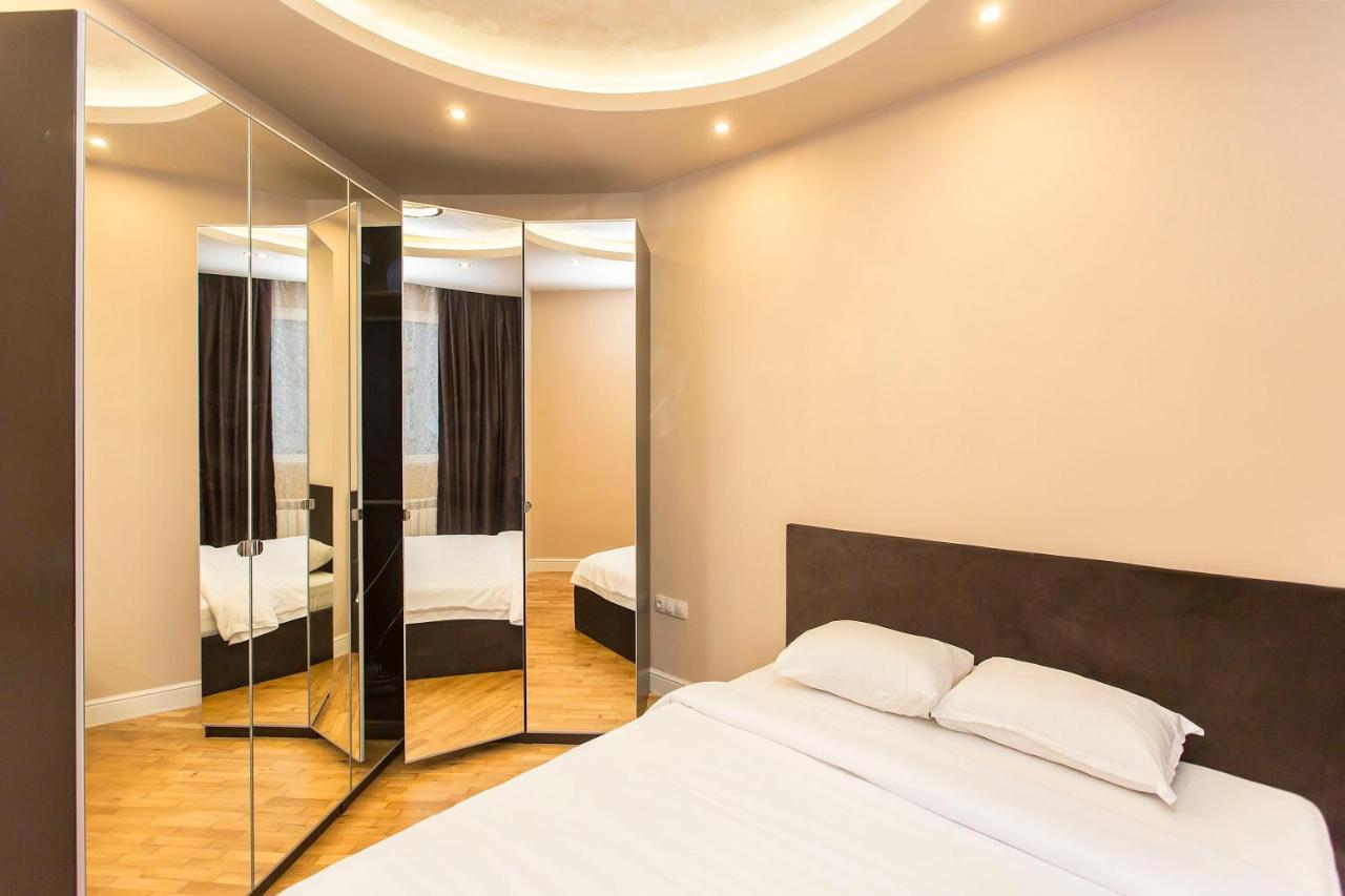 Elegant 2Bdr Apartment With A Balcony Szófia Kültér fotó