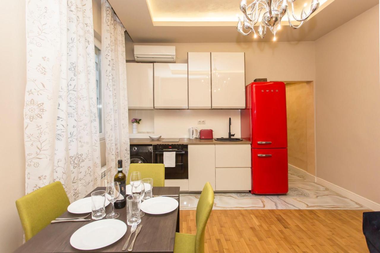 Elegant 2Bdr Apartment With A Balcony Szófia Kültér fotó