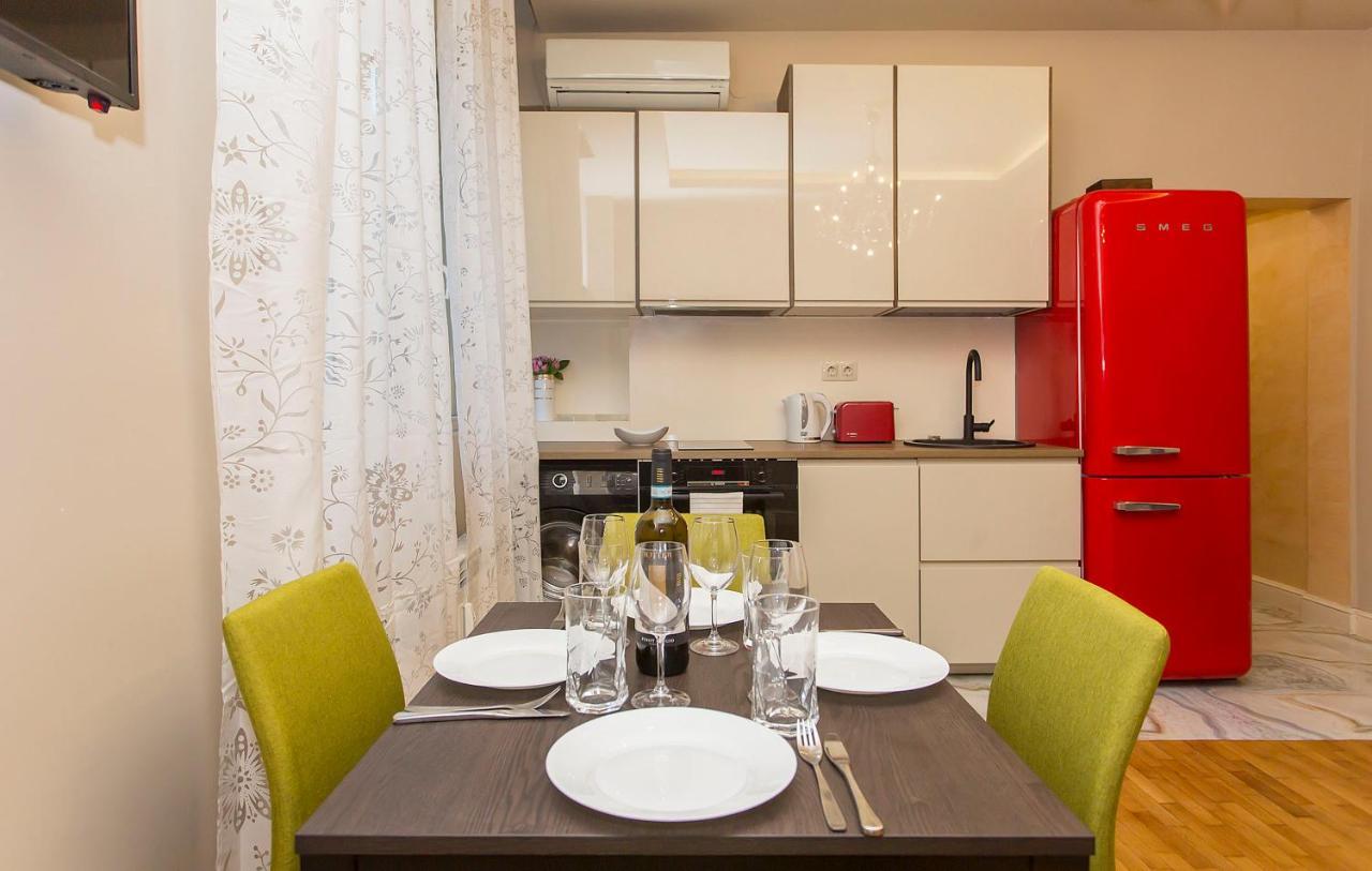 Elegant 2Bdr Apartment With A Balcony Szófia Kültér fotó